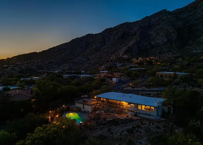 Stunning View With Heated Pool Holiday home Tucson
